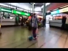 Juggling Trick Tristan Alif Naufal Litlle Messi Indonesia di Bandara Amsterdam